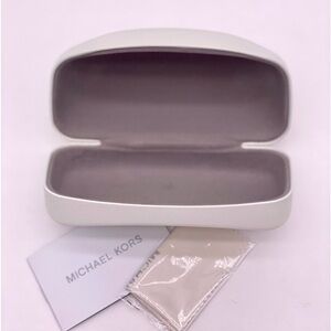 Michael Kors Oversized Sunglasses Case
Hard Clam Shell White